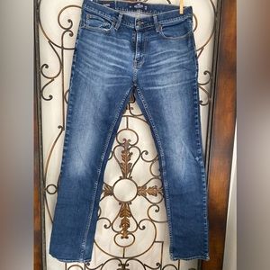 Medium Blue Hollister Slim Jeans. Men’s juniors W32 L34 GUC.